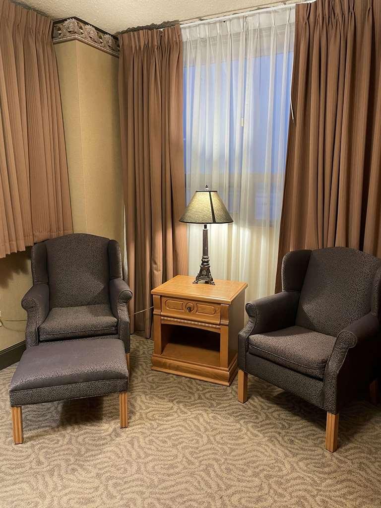 The Glenmore Inn & Convention Centre Calgary Room photo